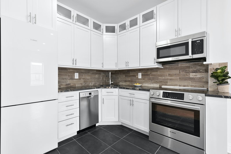 293 HENRY STREET 5