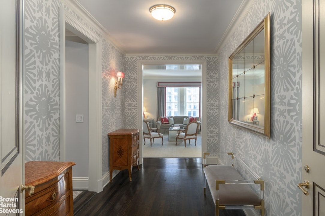 795 FIFTH AVENUE 2711
