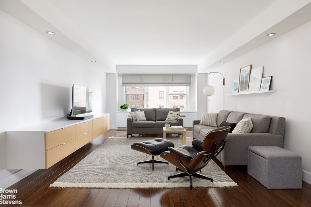 2 TUDOR CITY PLACE 7BS