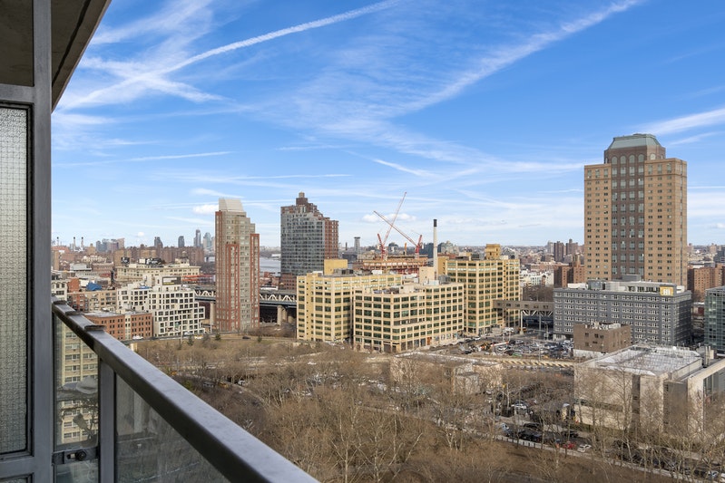 75 HENRY STREET 18F