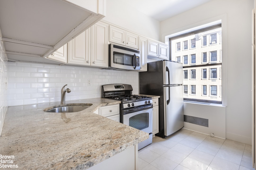 Photo 1 of 1100 Madison Avenue 5A, Upper East Side, NYC, $4,700, Web #: 20047249