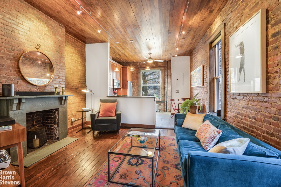 30 WILLOW PLACE 1