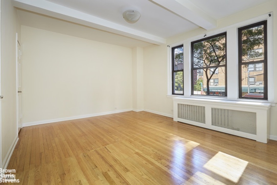 Photo 1 of 440 West 34th Street 2C, Midtown West, NYC, $3,662, Web #: 20116108