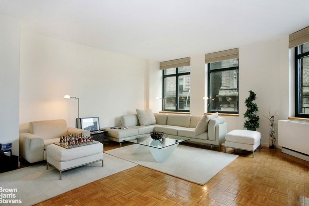 Photo 1 of 222 Riverside Drive 4C, Upper West Side, NYC, $5,500, Web #: 20121725