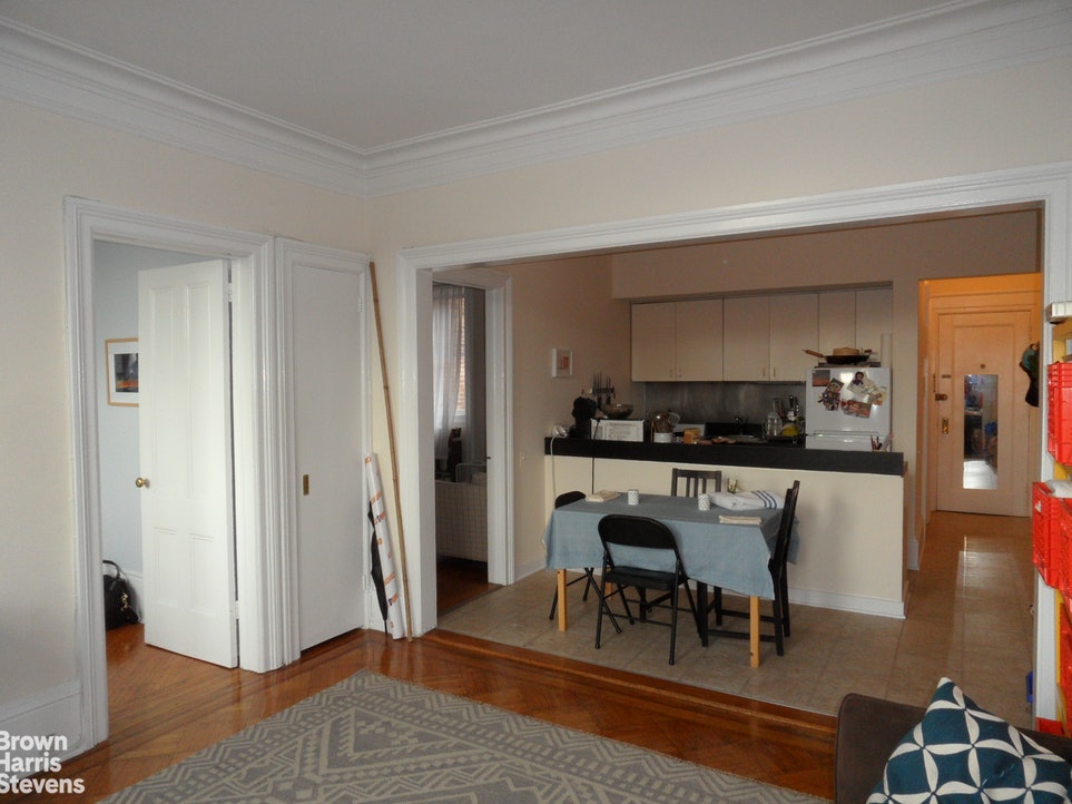 119 MONTAGUE STREET 9