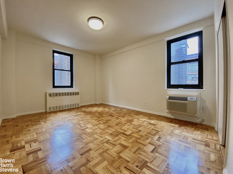 250 EAST 39TH STREET 5C