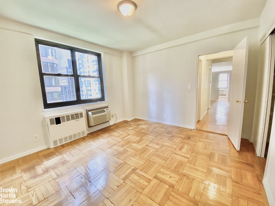250 EAST 39TH STREET 8A