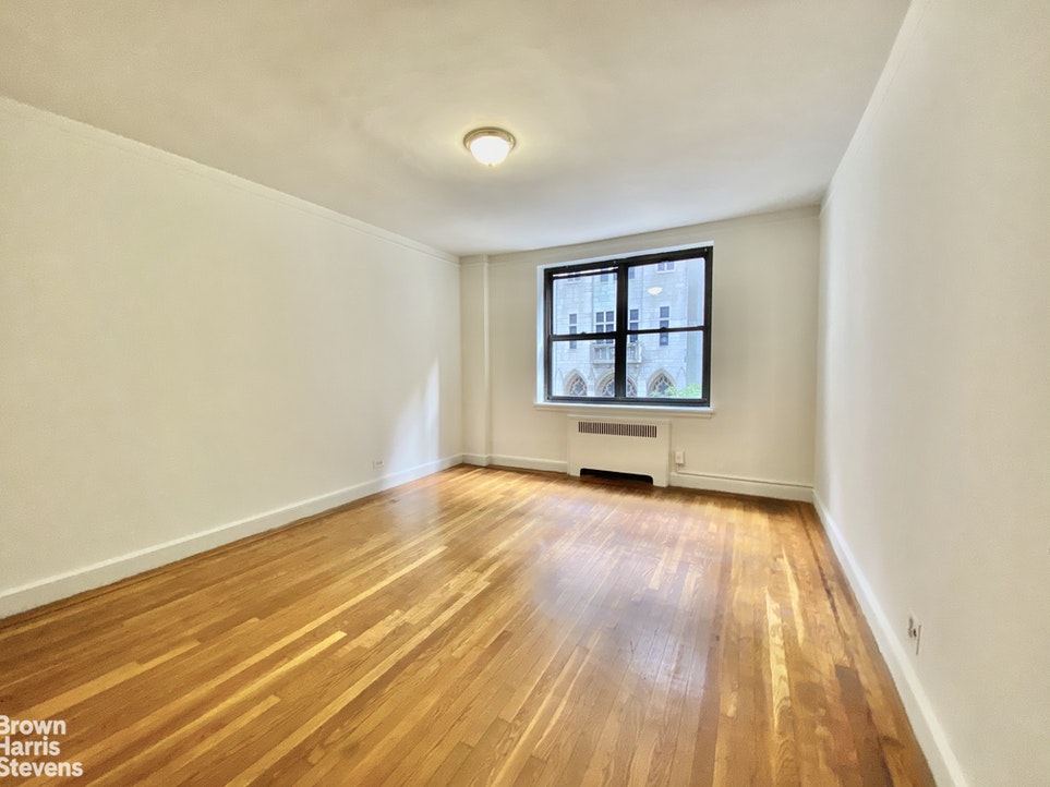 8 EAST 48TH STREET 4E