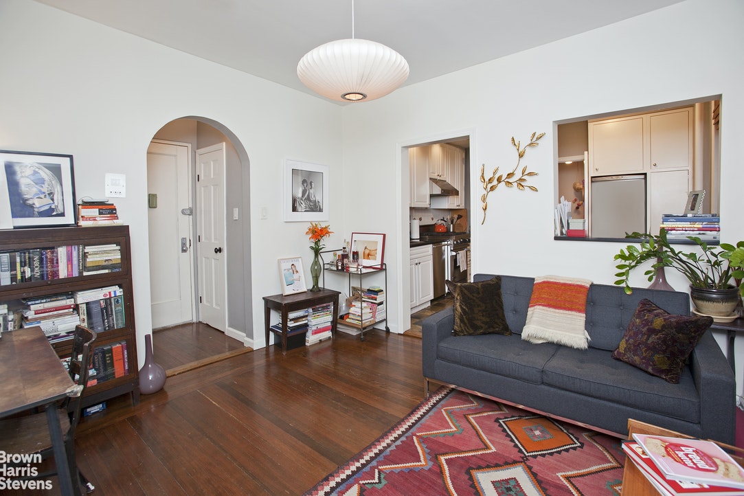 92 PERRY STREET 10