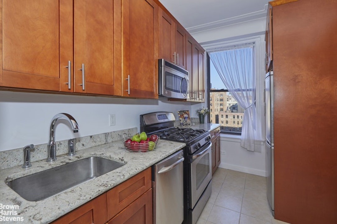 365 WEST END AVENUE 8E