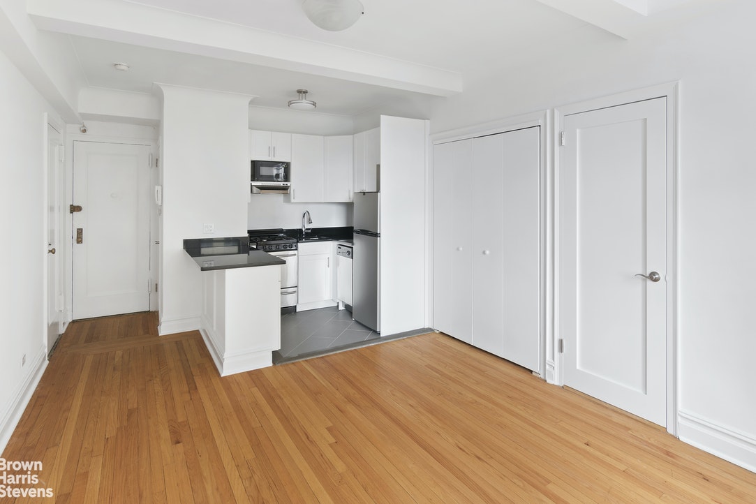 Photo 1 of 440 West 34th Street 9D, Midtown West, NYC, $2,150, Web #: 20188700