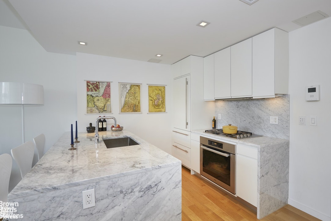 250 BOWERY 5C