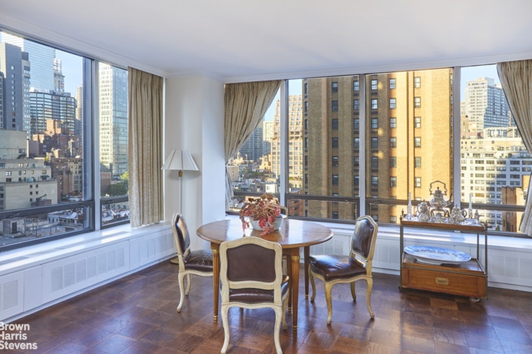 Photo 1 of 860 United Nations Plaza 13E, Midtown East, NYC, $1,350,000, Web #: 20196860