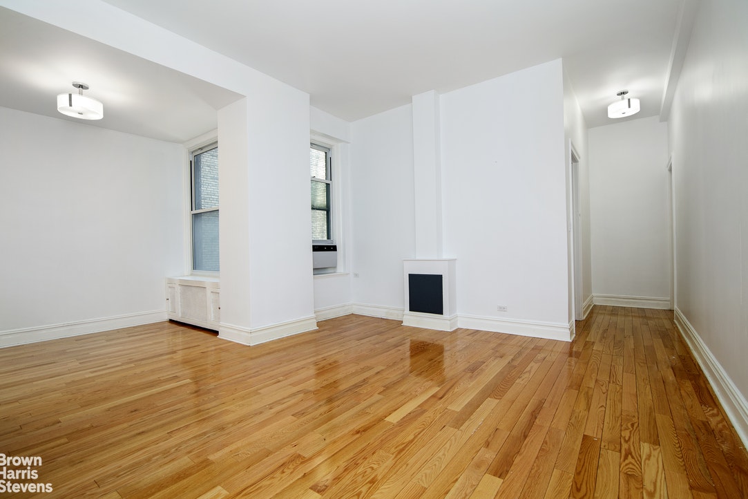 Photo 1 of 525 Park Avenue 5D, Upper East Side, NYC, $4,985, Web #: 20197558