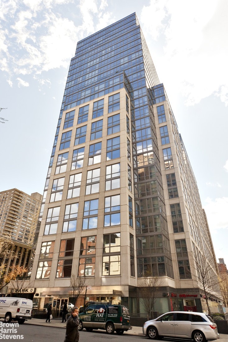 Photo 1 of 200 West End Avenue 5M, Upper West Side, NYC, $3,250, Web #: 20208093
