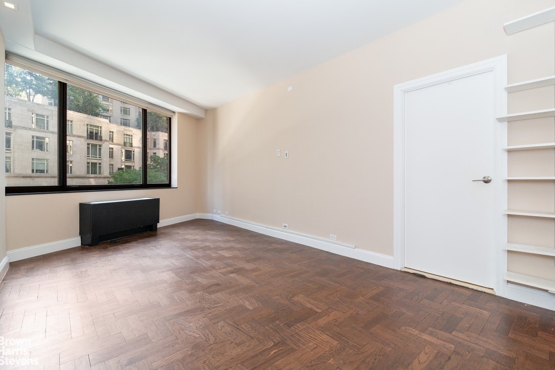 Photo 4 of 62 West 62nd Street 5D, Upper West Side, NYC, $6,416, Web ...