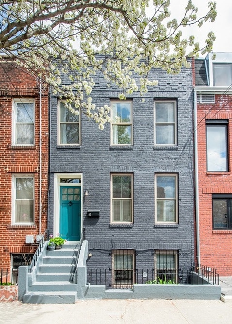82 PIONEER STREET