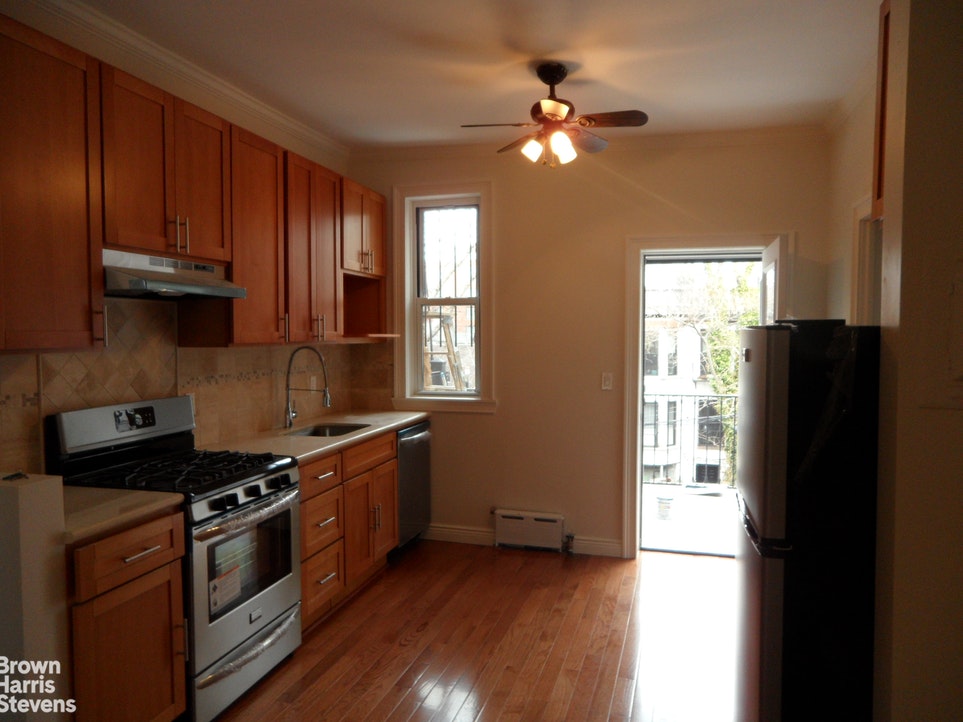 203 AMITY STREET 2
