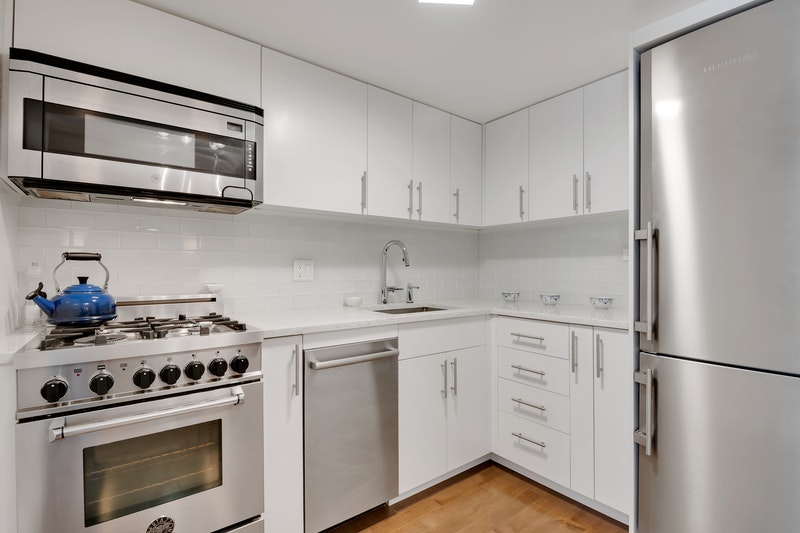 370 EAST 76TH STREET C1005