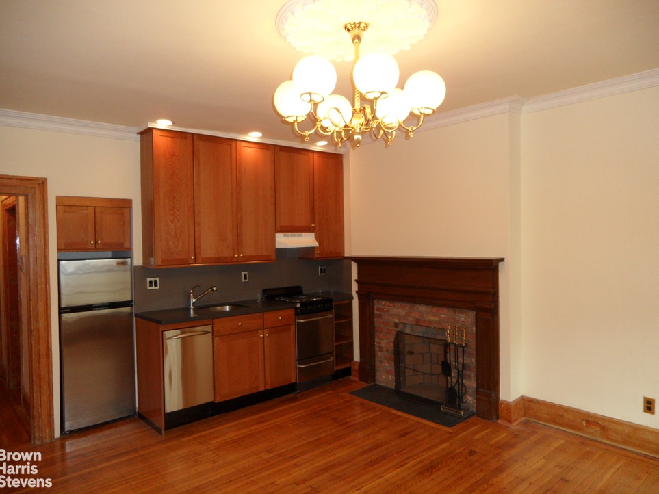 60 CLARK STREET 3F