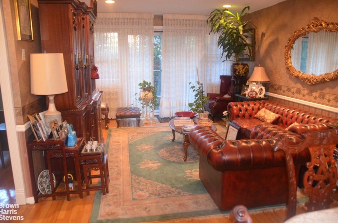 162 Bennett Avenue 2NDFLR