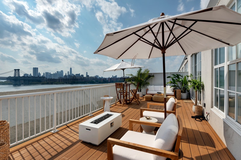 Williamsburg Penthouse: Kent Avenue