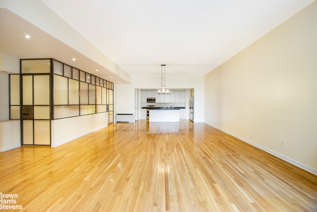 Photo 1 of 252 Seventh Avenue 12A, Midtown South, NYC, $7,090, Web #: 20378719