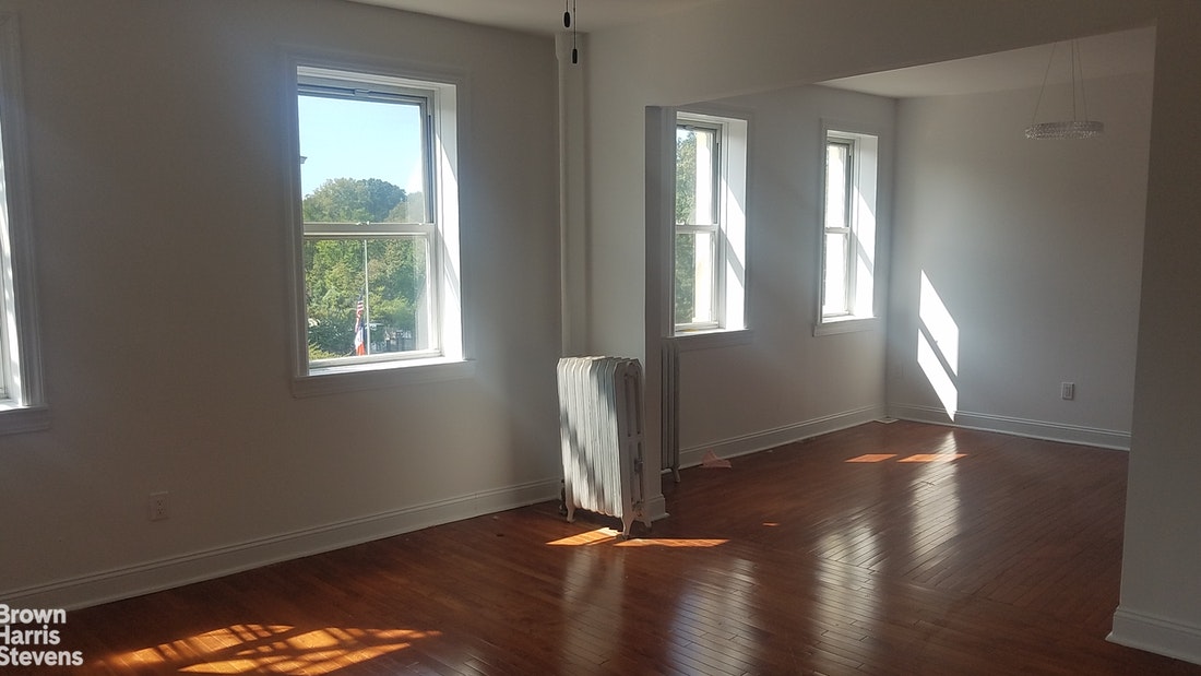 Photo 1 of 163 Eastern Parkway E2, Brooklyn, New York, $3,500, Web #: 20383705