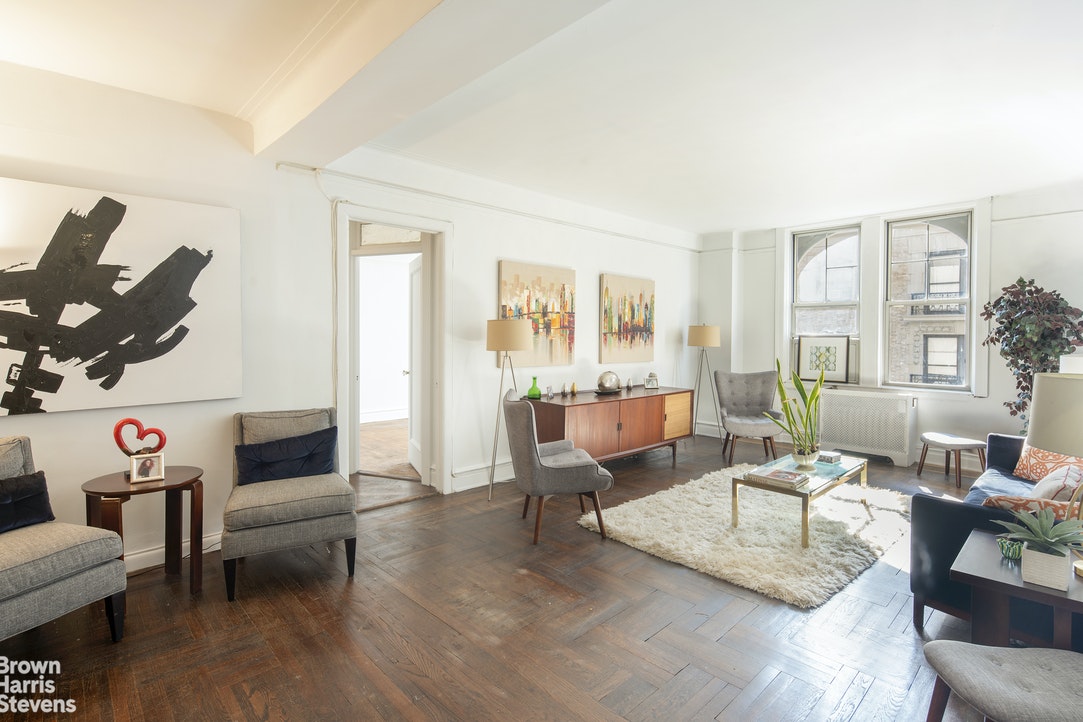 Photo 1 of 160 Riverside Drive 7C, Upper West Side, NYC, $1,600,000, Web #: 20466663