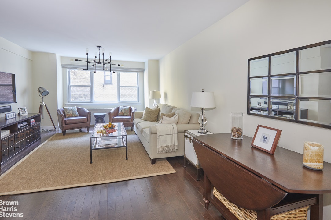 Photo 1 of 101 West 12th Street 4F, Greenwich Village/Chelsea, NYC, $675,000, Web #: 20480655