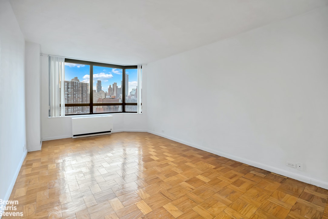Photo 1 of 630 First Avenue 27F, Midtown East, NYC, $3,200, Web #: 20570155