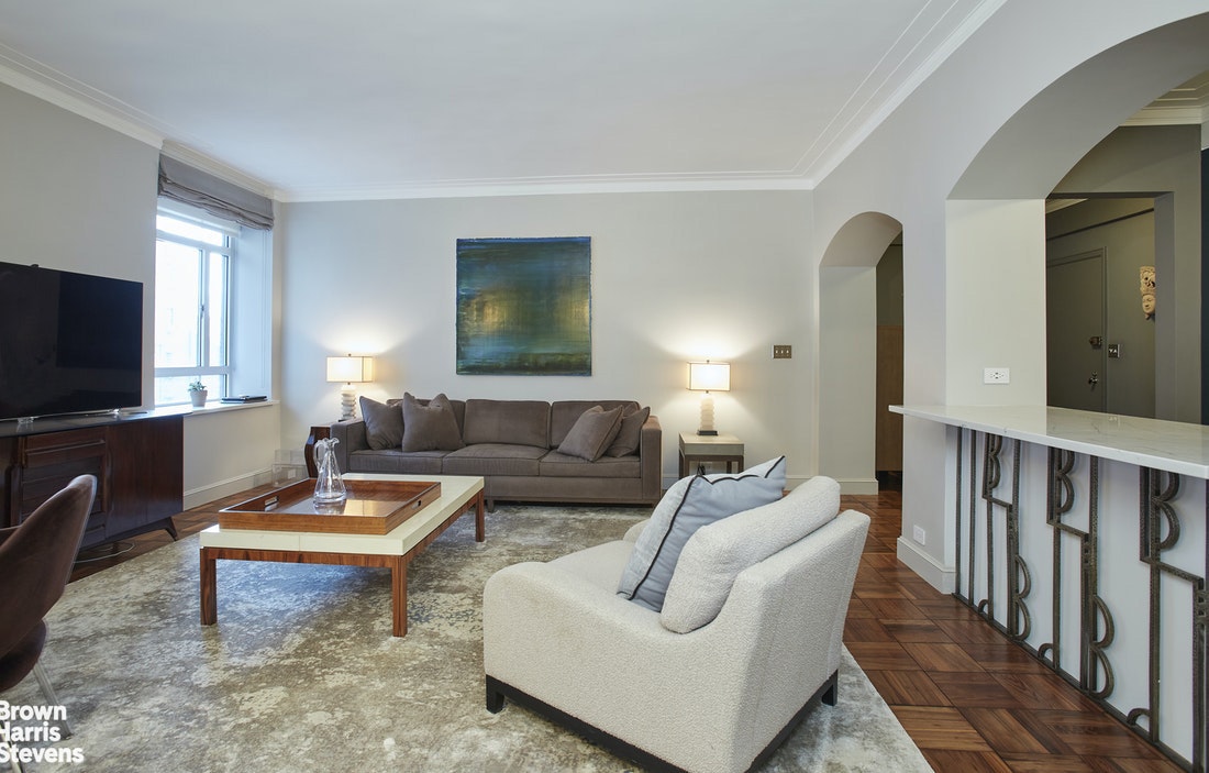 Photo 1 of 25 Central Park West 11Y, Upper West Side, NYC, $5,495, Web #: 20585081