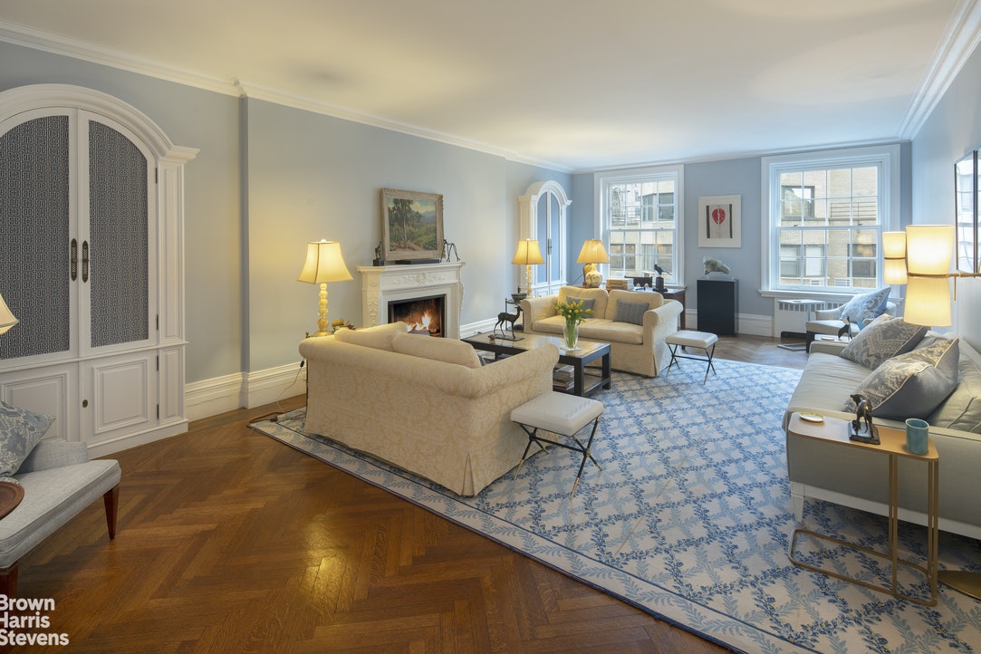 Photo 1 of 1016 Fifth Avenue 9D, Upper East Side, NYC, $2,500,000, Web #: 20586346