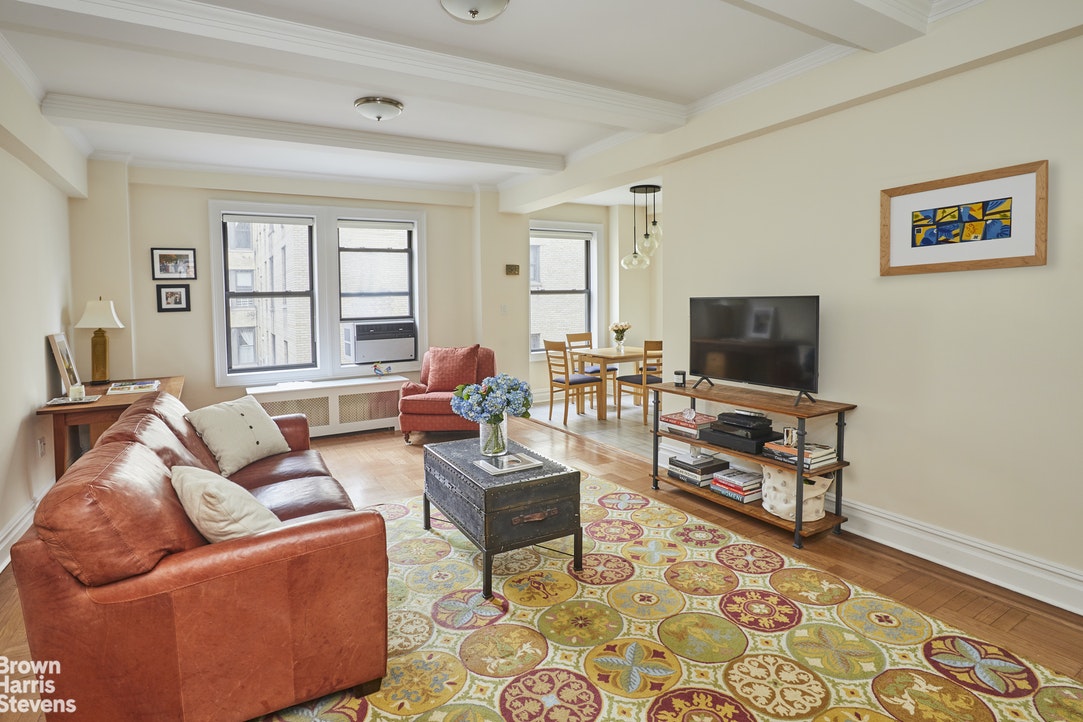 Photo 1 of 245 West 74th Street 7E, Upper West Side, NYC, $930,000, Web #: 20619592