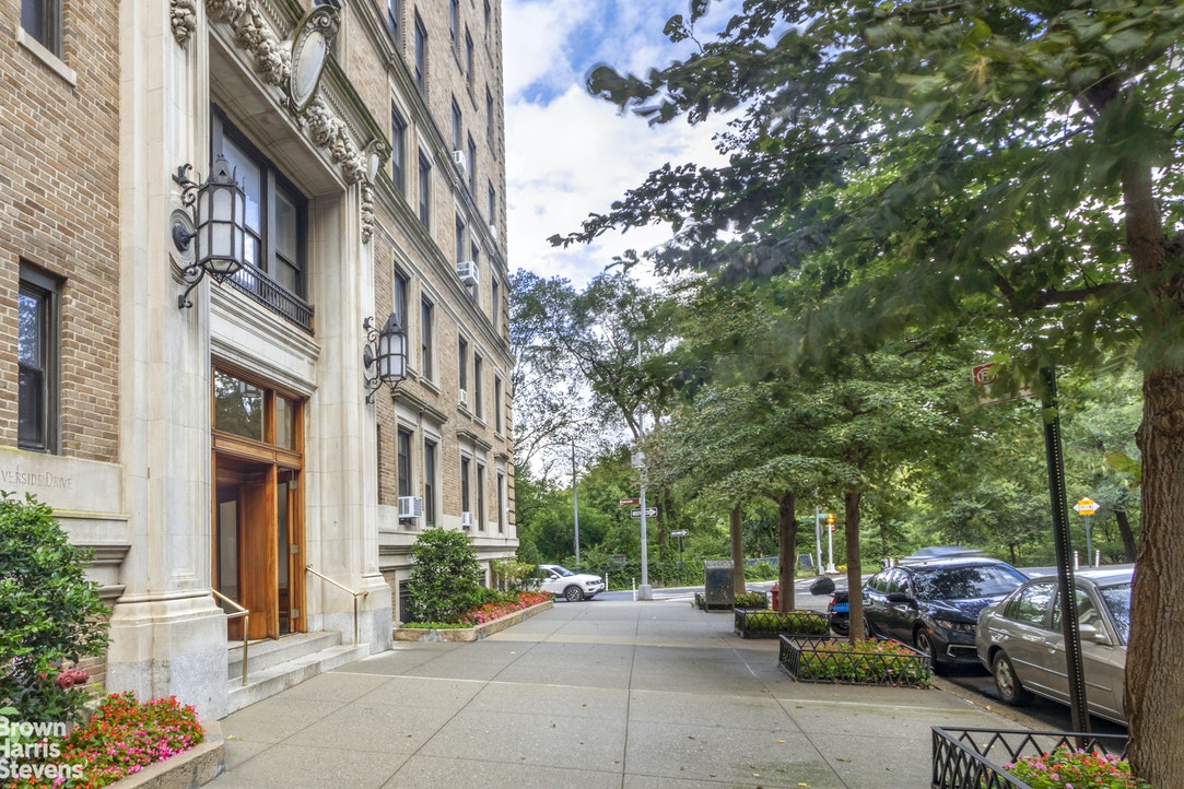 Photo 1 of 375 Riverside Drive 2G, Upper West Side, NYC, $465,000, Web #: 20647741