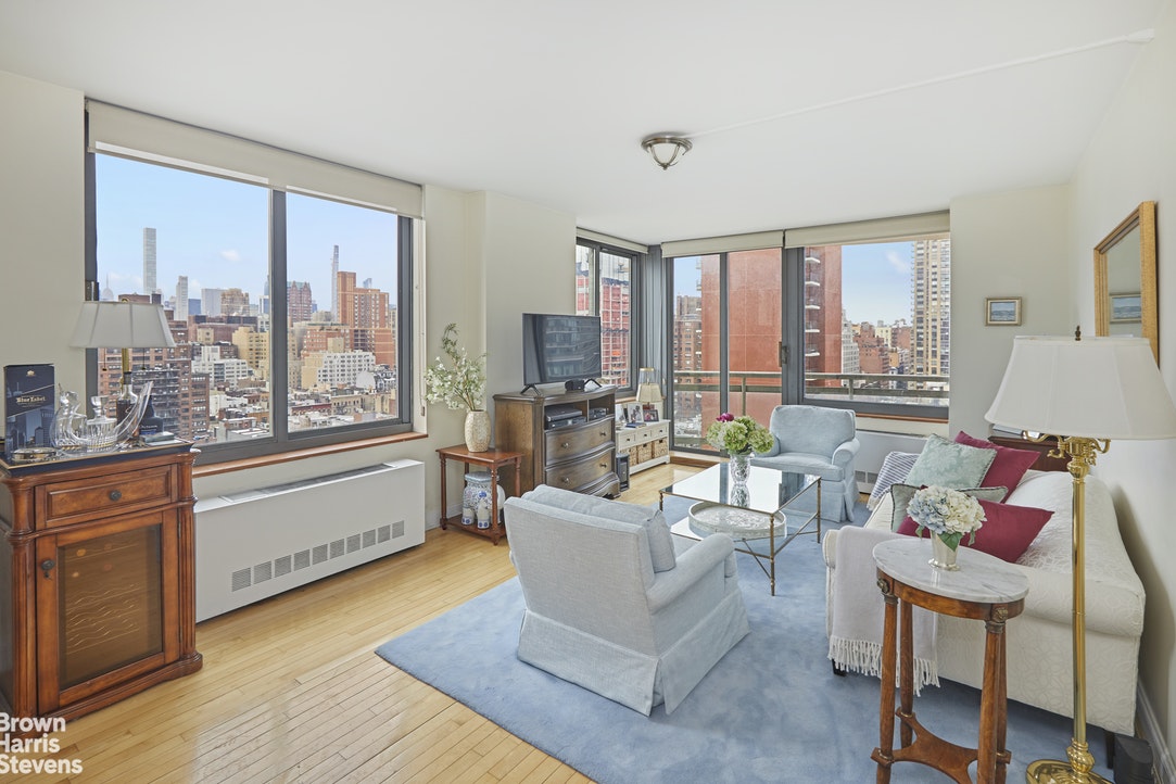 Photo 1 of 300 East 85th Street 1702, Upper East Side, NYC, $4,900, Web #: 20695408