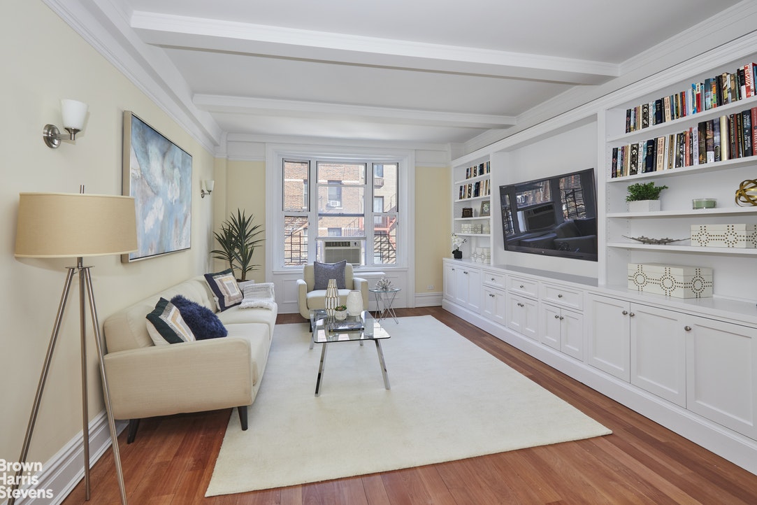 Photo 1 of 122 East 82nd Street 5A, Upper East Side, NYC, $1,600,000, Web #: 20730093