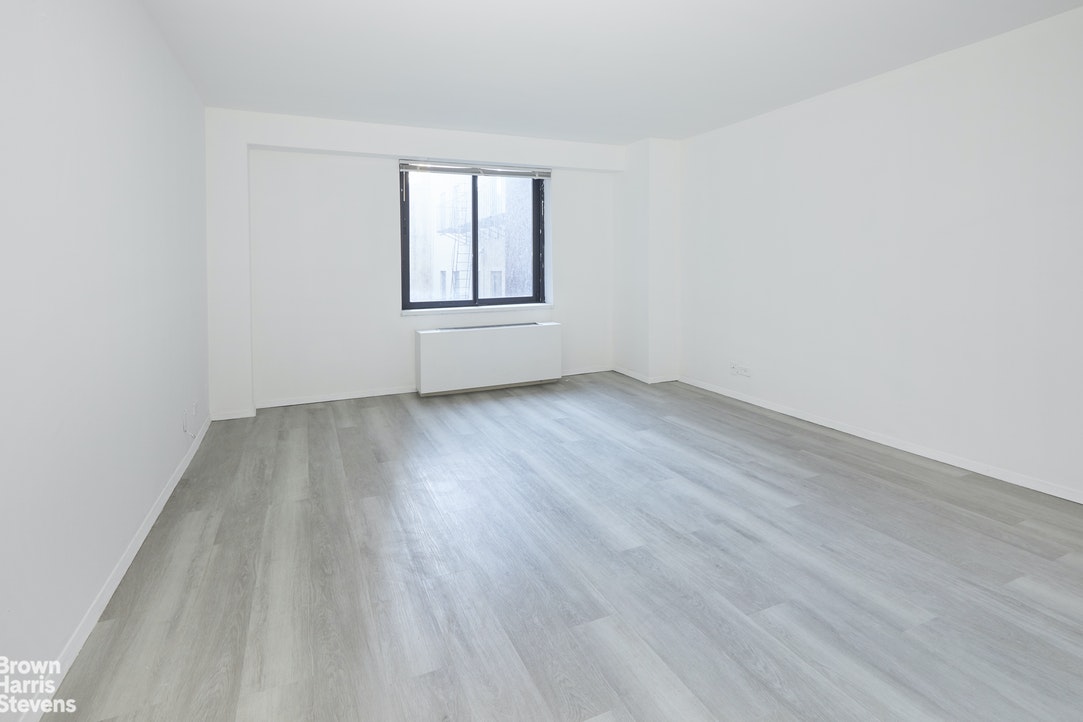 Photo 1 of 300 East 62nd Street 405, Upper East Side, NYC, $389,000, Web #: 20747693