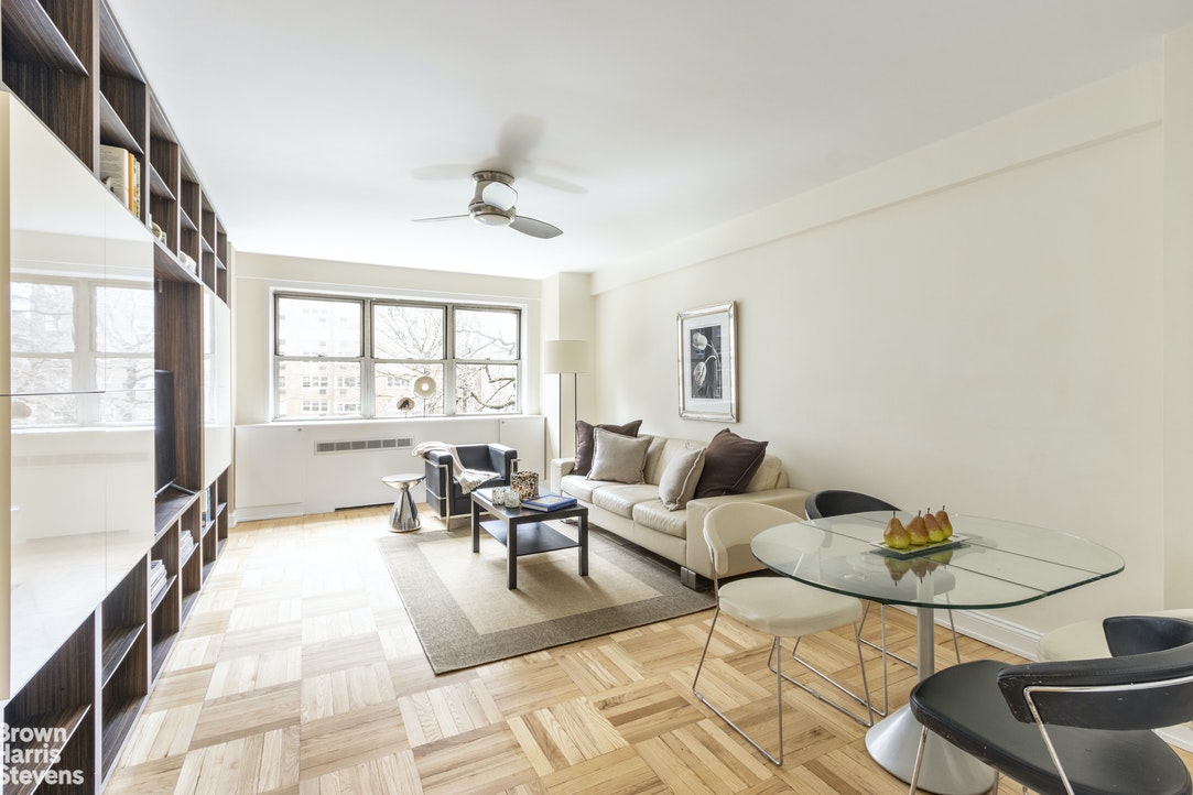 Photo 1 of 30 West 60th Street 3X, Upper West Side, NYC, $650,000, Web #: 20791557