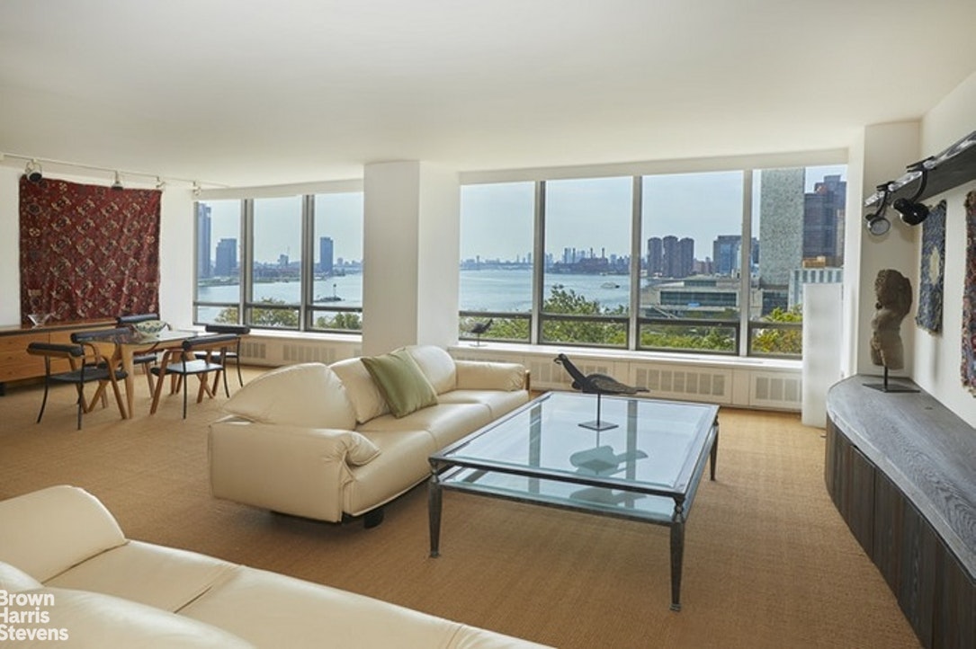 Photo 1 of 870 United Nations Plaza 9G, Midtown East, NYC, $1,380,000, Web #: 20791613