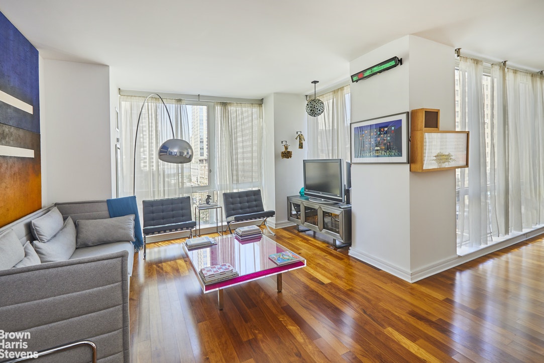 Photo 1 of 200 West End Avenue 6C, Upper West Side, NYC, $7,250, Web #: 20831393