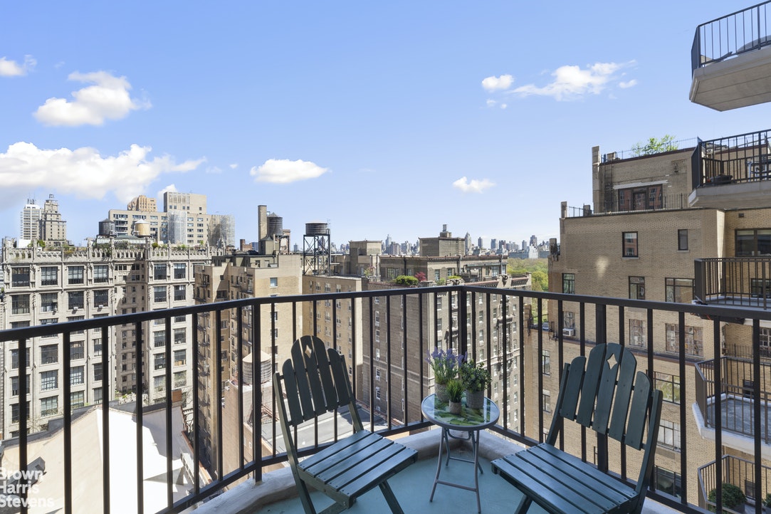 Photo 1 of 10 West 66th Street 20C, Upper West Side, NYC, $895,000, Web #: 20858630