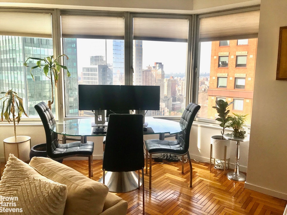 Photo 1 of 150 West 56th Street 3907, Midtown West, NYC, $3,500, Web #: 20876927