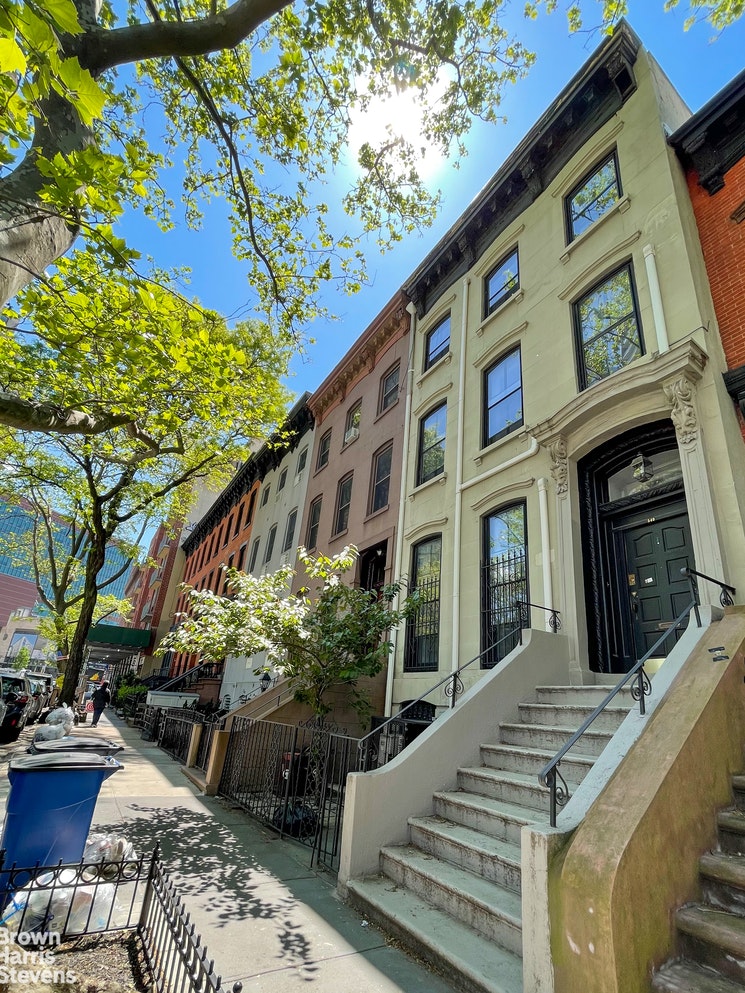 Photo 1 of 540 State Street, Townhouse, Brooklyn, New York, $9,850, Web #: 20906202