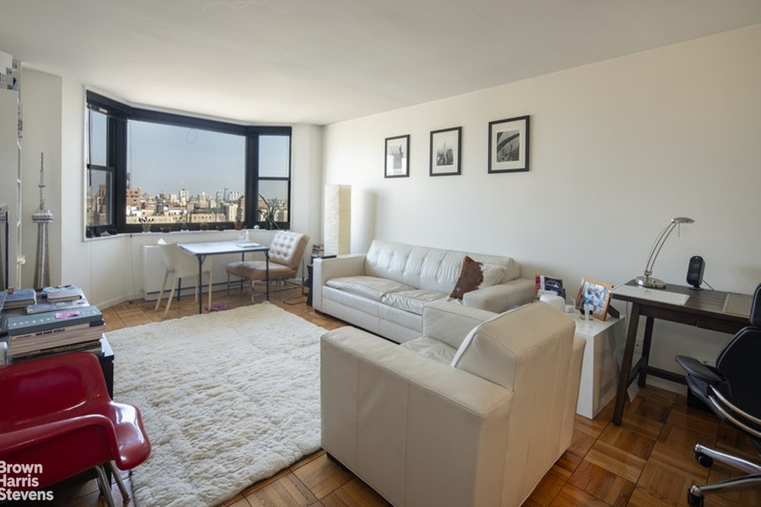 Photo 1 of 200 East 90th Street 25A, Upper East Side, NYC, $3,195, Web #: 21091582