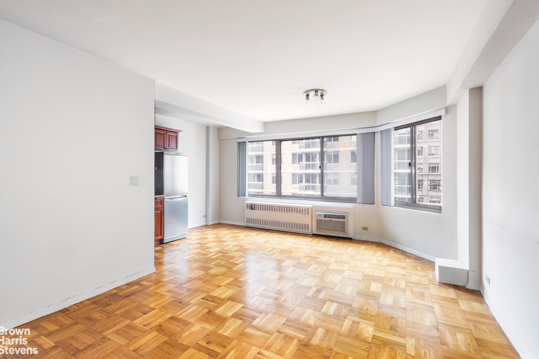 Photo 1 of 225 East 46th Street 11D, Midtown East, NYC, $2,200, Web #: 21092865