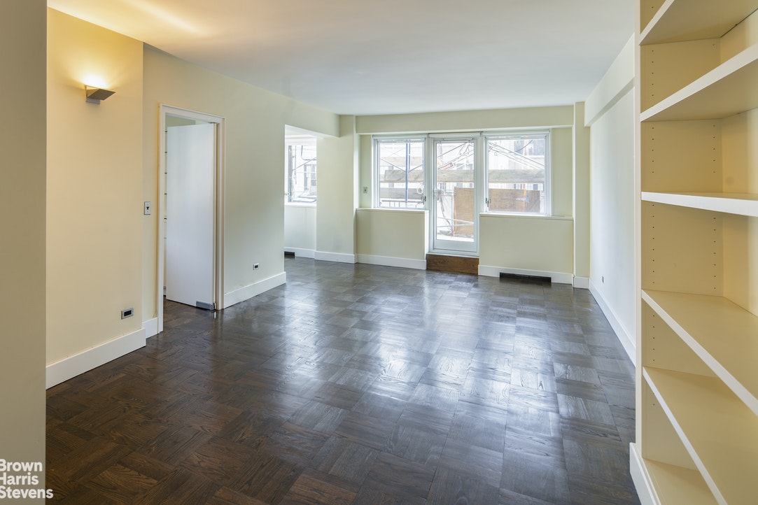 Photo 1 of 20 East 68th Street 12A, Upper East Side, NYC, $5,200, Web #: 21192368