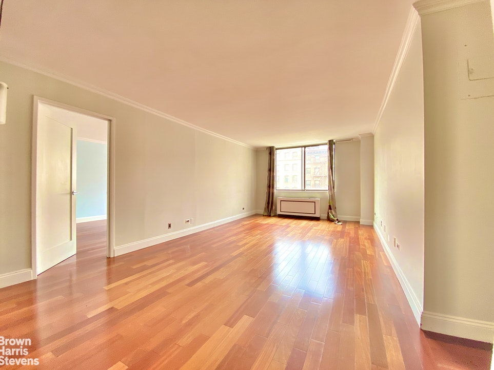 Photo 1 of 275 West 96th Street 7J, Upper West Side, NYC, $6,500, Web #: 21224818