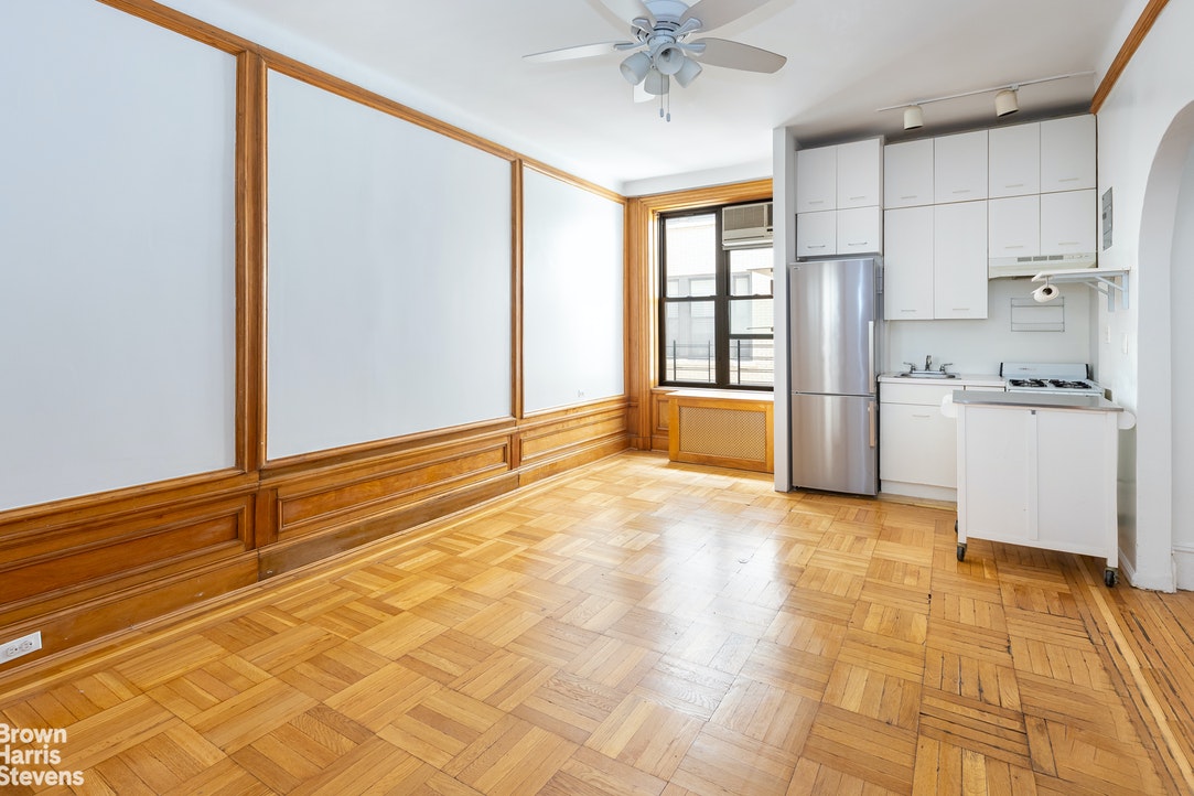 Photo 1 of 219 West 81st Street 9C, Upper West Side, NYC, $2,800, Web #: 21236435