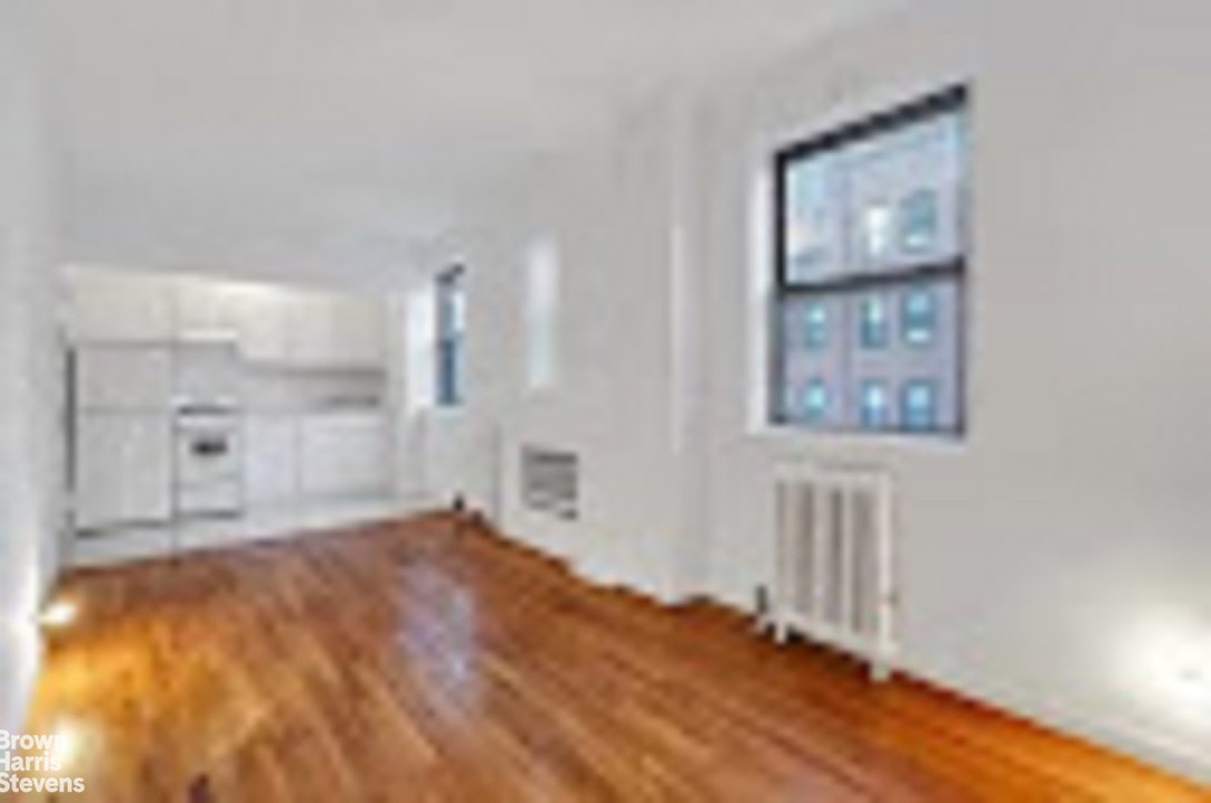 Photo 1 of 138 East 38th Street 5D, Midtown East, NYC, $2,100, Web #: 21259249